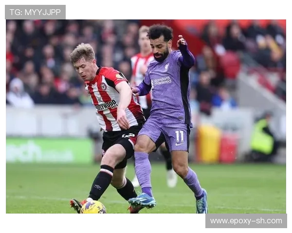 利物浦球员质疑门将拉门斯二次触球裁判无视抗议比赛照常进行 利物浦球员质疑门将拉门斯二次触球裁判无视抗议比赛照常进行