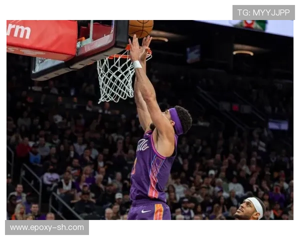 普尔半场手感火热砍下全队最高十四分两助攻引领球队高效进攻